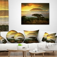 Designart Mount Kilimanjaro - Fotoğraf Manzara Baskılı Kırlent - 16x16