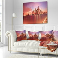 Designart Shanghai Skyline Şafak Vakti Panorama - Şehir Manzarası Kırlent - 16x16