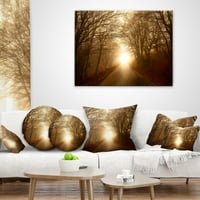 Sonbahar Ormanında Güneş Işığına Giden Designart Yolu - Manzara Fotoğrafçılığı Atmak Yastık - 18x18